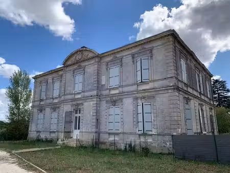 bel appartement dans bâtisse pierre 2 chambres  jardin  et park