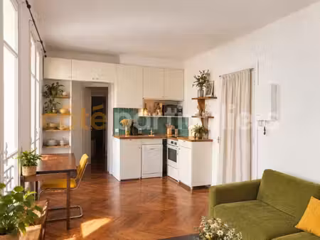 paris 8e ? rue du rocher ? 2 pièces ? 34 50 m² ? calme et lumineux