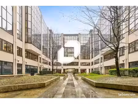 bureaux 816 m²