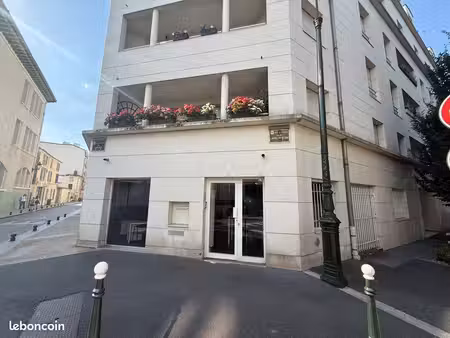 local commercial 50 m2