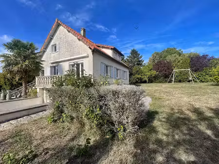 maison indépendante avec grande dépendance à 1h de paris  gare sur place
