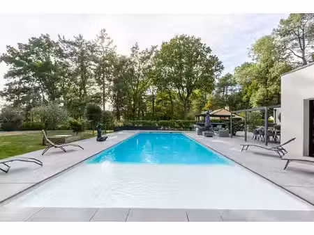 villa familiale style californien de plain-pied avec piscine