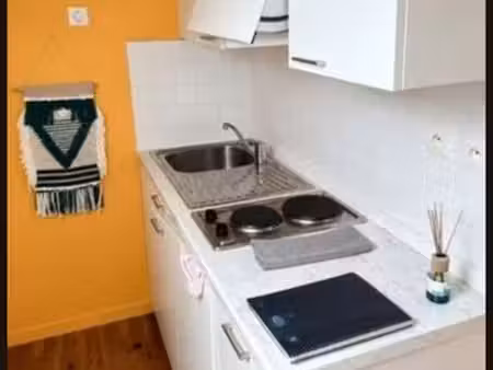f2 20m2 340eur - prevoir rafraîchissement