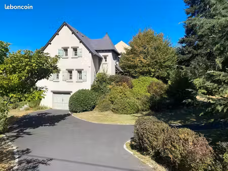 maison familiale de 130 m² – 4 chambres – terrain paysagé de plus de 2 000 m²