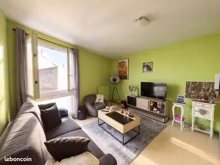 saint-amand-montrond – studio 28 30 m² avec cave – 29 700 fai