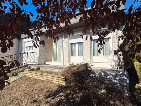 petite maison environnement calme / bourges / la foulonne