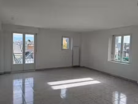 location appartement 4 pièces à saint-servan-sur-mer (35400) : à louer 4 pièces / 106m² sa