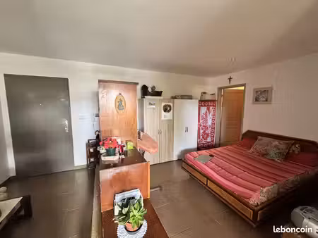 studio 1 pièce 35 m²