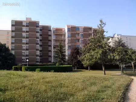 appartement 4 pièces de 85 m² à taverny  proche du bois de boissy  avec une grande loggia 