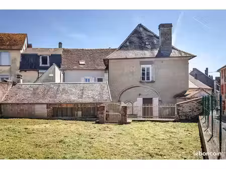 maison 11 pièces 240 m²