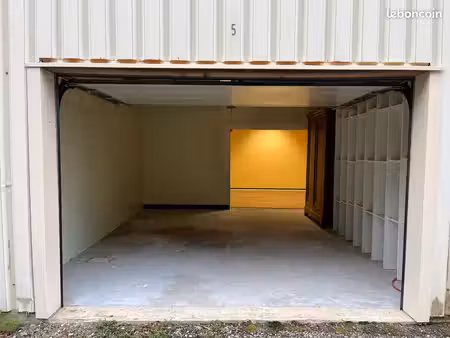 a louer box/garage de 31m2