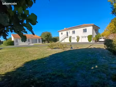 maison à vendre sur la commune de fontcouverte (17100)