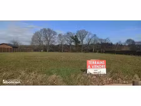 terrain 739 m² pleslin