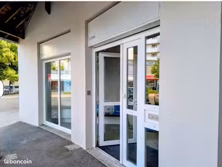 local professionnel 88 m²