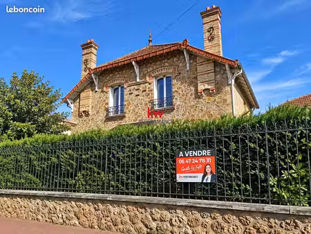 maison 9 pièces 197 m²