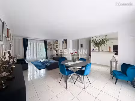 maison 7 pièces 206 m²