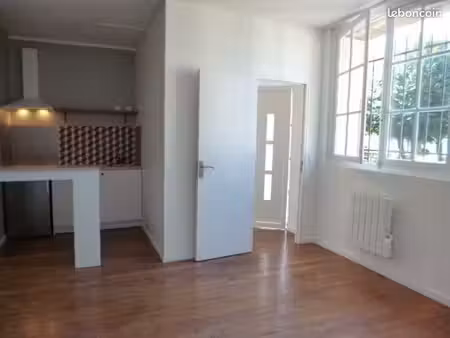 commerce 22 m²