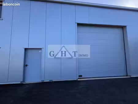 local industriel 300 m²