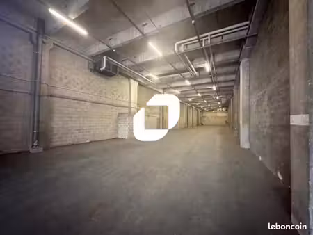local d'activité 750 m²
