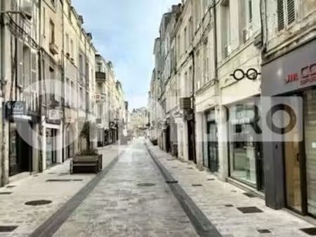 local commercial 90 m²
