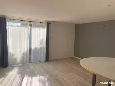 charmant t2 avec jardin