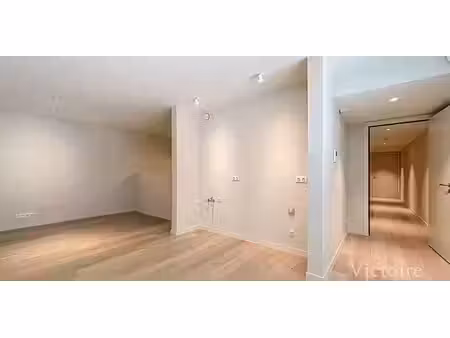 bureau à louer à uccle pour € 1.295