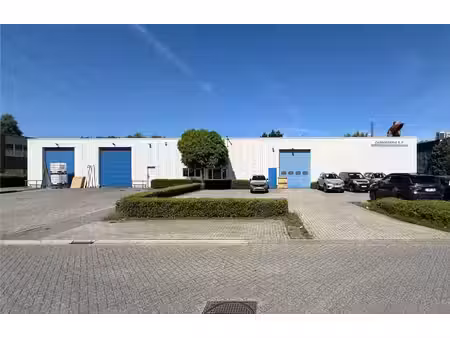 magazijn te huur van 950 m² vlakbij de a12
