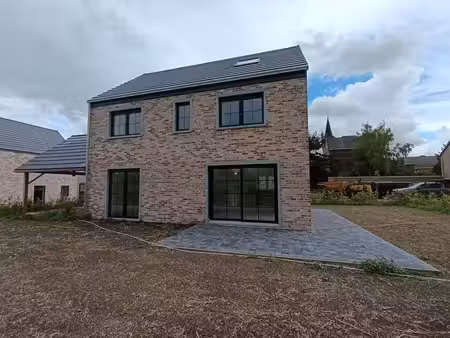 villa neuve 4 ch avec grand jardin à hélecine – 1600€/mois