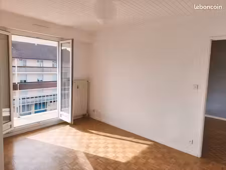 bel appartement t2 avec balcon  parking et cave
