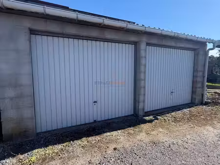 parking/box 27 m² wallers