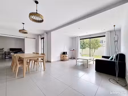 maison toit terrasse chassieu