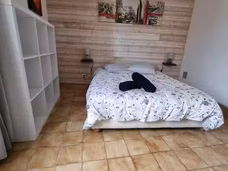 studio pour deux personnes libre a partir du 1er novembre