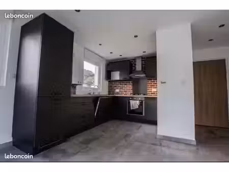 appartement t2 avec parking et balcon