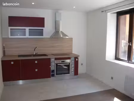 location 3p 52m² refait à neuf