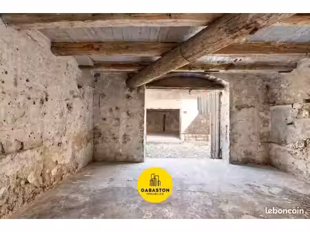 parking/box 1 pièce 35 m²