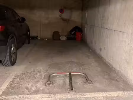 emplacement de parking sécurisé rue arago puteaux