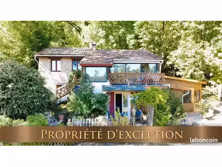 propriété de caractère avec piscine - espace bien-être et vue panoramique dans un cadre d'