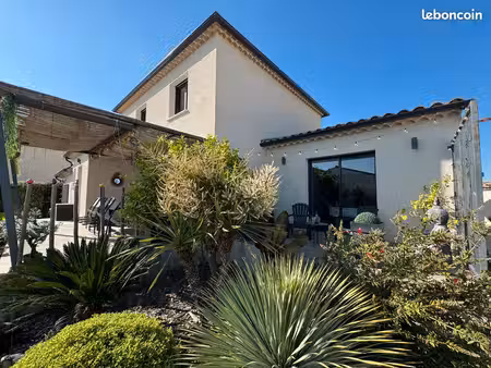 villa contemporaine : 4 chambres dont suite parentale en rdc  jardin et garage