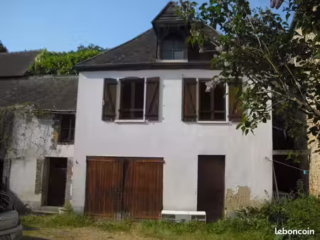 batisse habitable et à reprendre