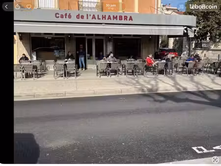 café bar
