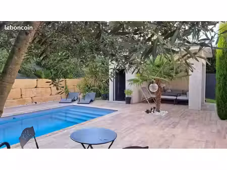 maison contemporaine avec piscine  et 40 m² de potentiel supplémentaire