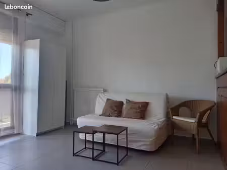 studio lumineux de 25 m² meublé avec balcon — annemasse centre