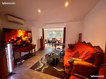 très bel appartement   très joliment meublé  avec très grande cave + charmant jardin priva