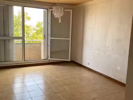 appartement t4 – 3 chambres avec garage  balcons et chauffage inclus – châteaudun