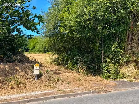 terrain constructible à laz (finistère)  2273 m²