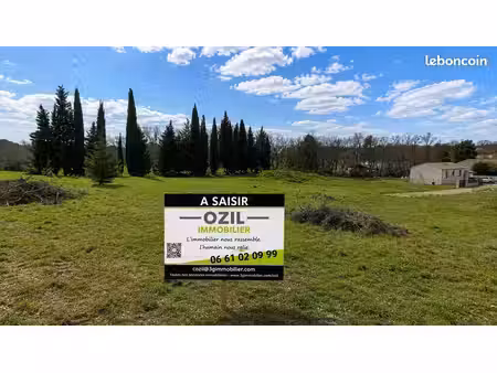 terrain constructible 573 m² | viabilisé libre constructeur | proche commerces