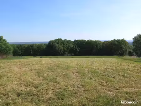 terrain 1747 m²