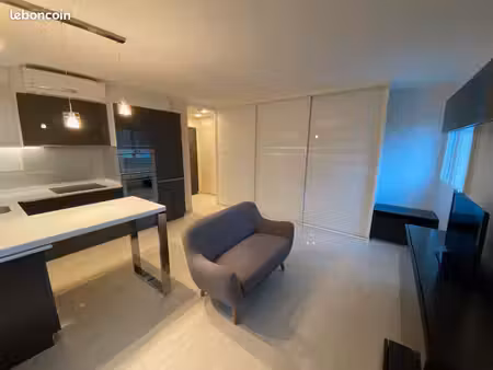studio meublé 30 m² - métro fontaine-lestang