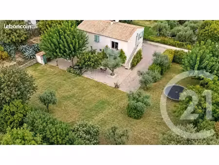 maison 7 pièces 80 m²