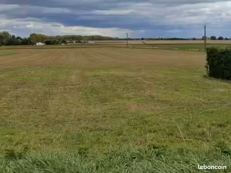 terrain 1 300 m² thil